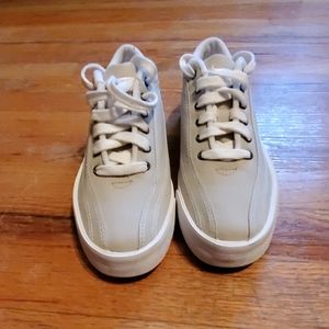 NWOT Women's Nike Size 7.5